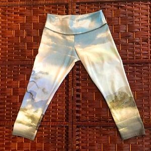 Onzie Yoga capris size S/M